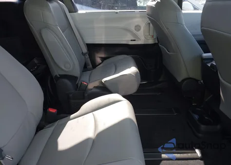 2025 Toyota Sienna Xle from USA, damaged, VIN 5TDYSKFC1SS171804